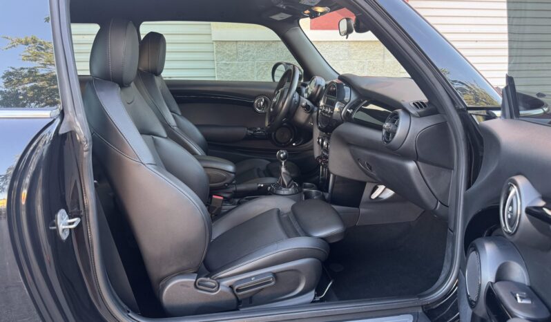
								2016 Mini Cooper S 6-Speed full									