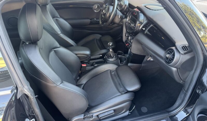 
								2016 Mini Cooper S 6-Speed full									