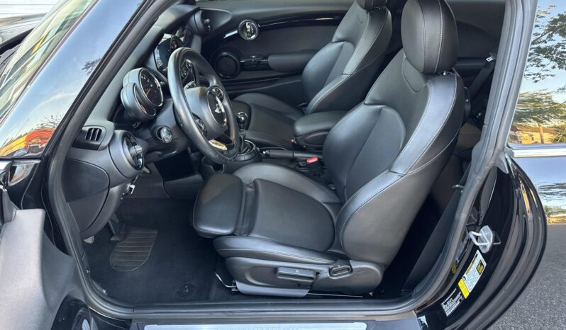 
								2016 Mini Cooper S 6-Speed full									