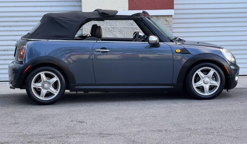 
								2009 Mini Cooper Convertible full									