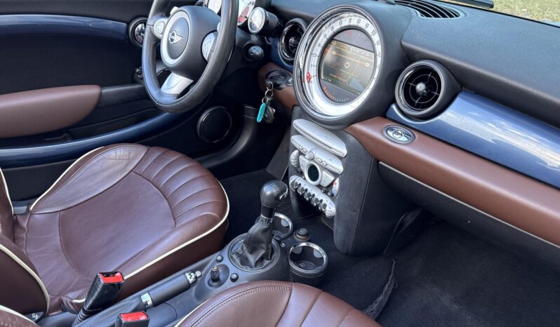 
								2009 Mini Cooper Convertible full									