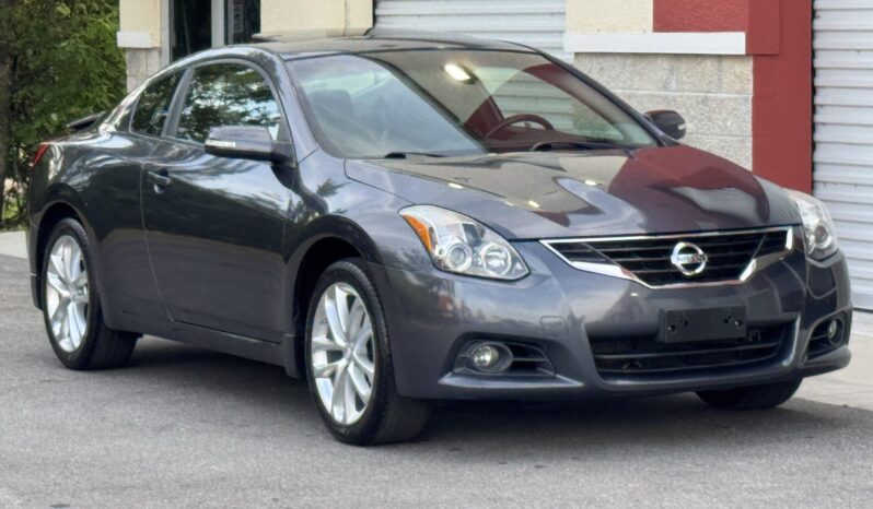
								2012 Nissan Altima 3.5 SR Coupe 6-Speed full									