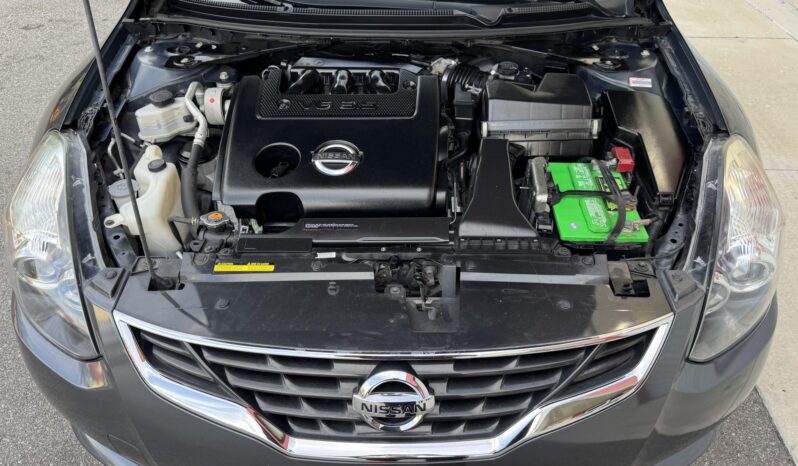 
								2012 Nissan Altima 3.5 SR Coupe 6-Speed full									