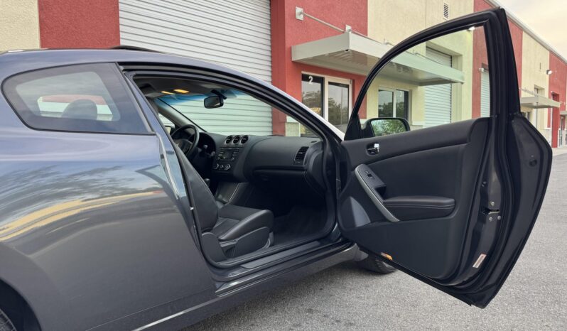 
								2012 Nissan Altima 3.5 SR Coupe 6-Speed full									