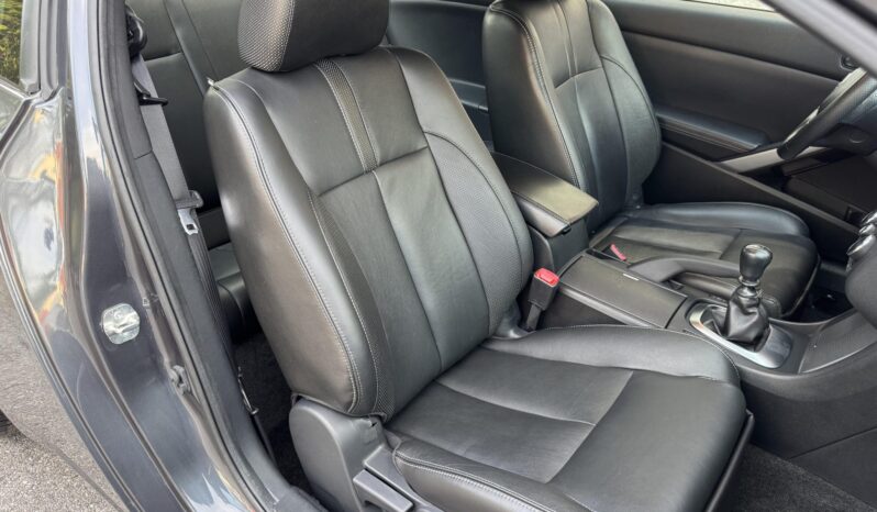 
								2012 Nissan Altima 3.5 SR Coupe 6-Speed full									