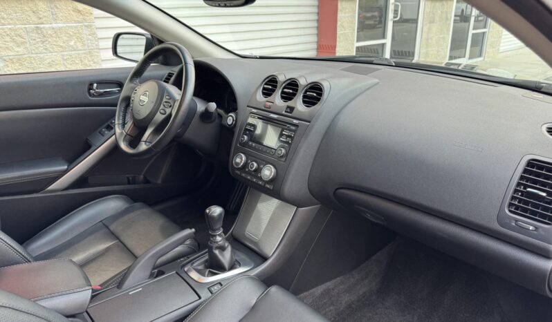 
								2012 Nissan Altima 3.5 SR Coupe 6-Speed full									