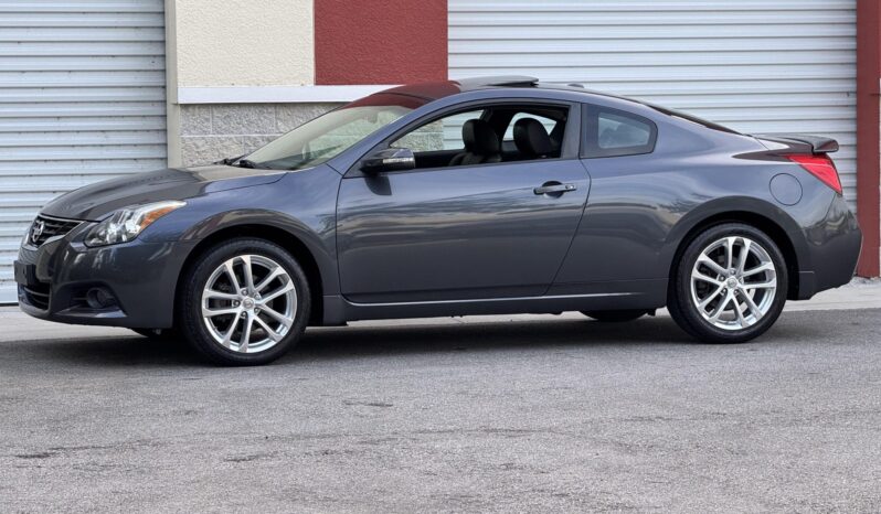 
								2012 Nissan Altima 3.5 SR Coupe 6-Speed full									