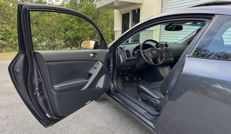 
								2012 Nissan Altima 3.5 SR Coupe 6-Speed full									